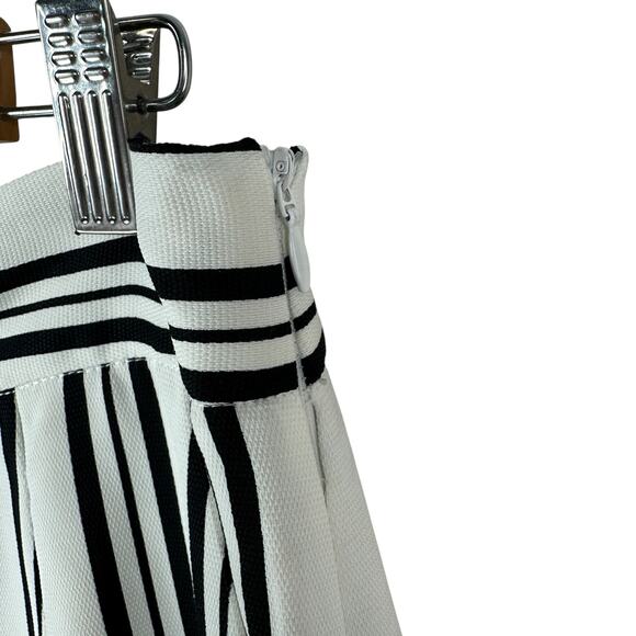 Boston Proper Trouser Pants Womens Size 4 Striped Side Slit Black White Office - Picture 5 of 8